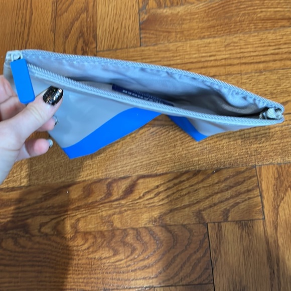 Jil Sander navy Lufthansa business class amenity kit (empty bag) - Picture 5 of 6